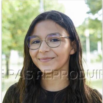 Babysitter in Cholet: Kenza