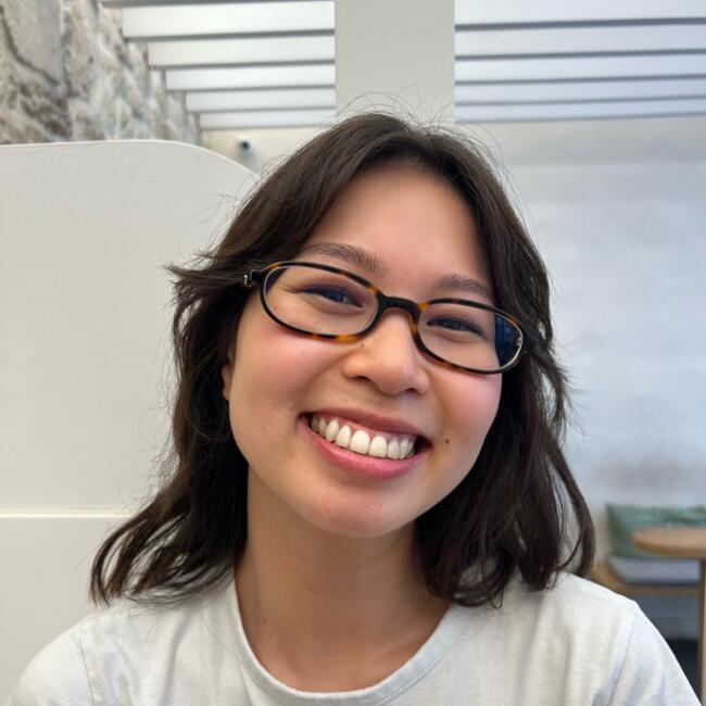 Babysitter in Paris: Alexa