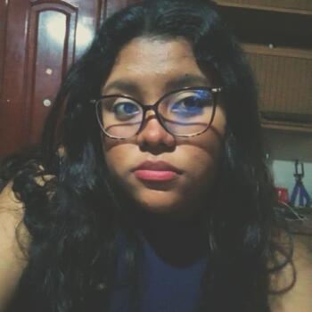 Babysitter Belém: Monique