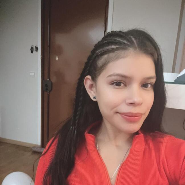 Babysitter in Noisy-le-Grand: Leonela