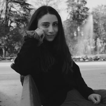 Babysitter in Poissy: Adeline