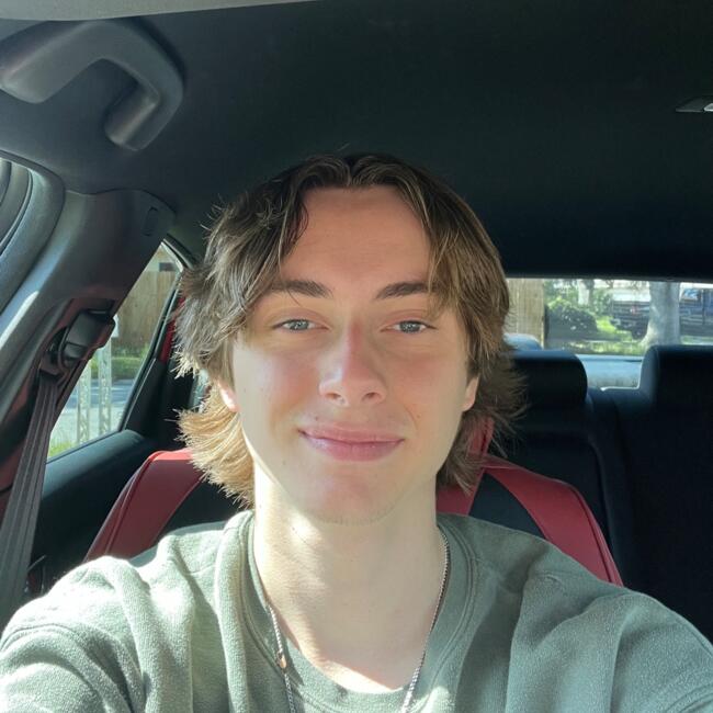 Babysitter in Gainesville: Damian