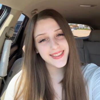 Babysitter in Arlington: Janell