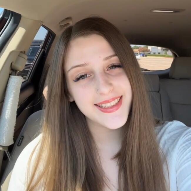 Babysitter in Arlington: Janell