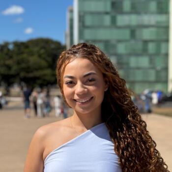 Babá Valparaíso de Goiás: Larissa