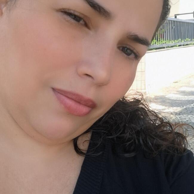 Emprego de babá em Valparaíso de Goiás: Josy