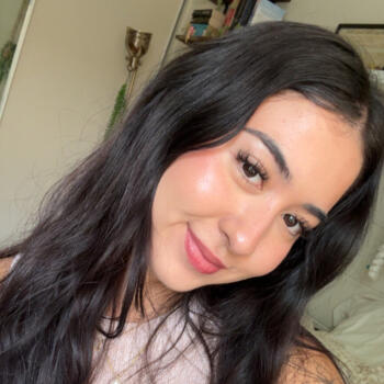 Babysitter in Cairns: Lily