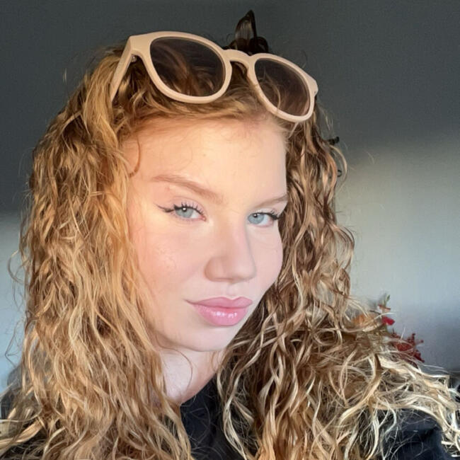 Baby-sitter à Toulon: Nellaa