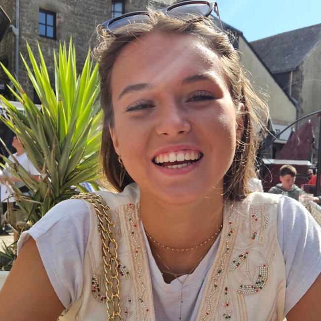 Babysitter in Rennes: Julie
