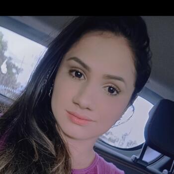 Babysitter Brasília: Márcia