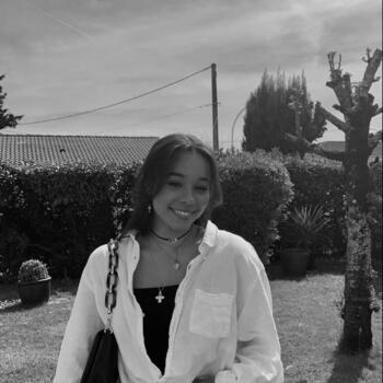 Baby-sitter in Mérignac: Ines