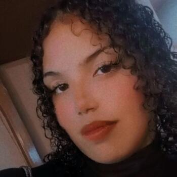 Babysitter in Ituiutaba: Thaynara Lima dos Santos