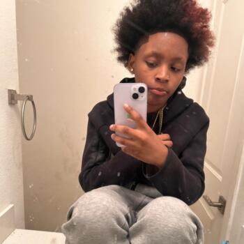 Babysitter in Corona: Mariah