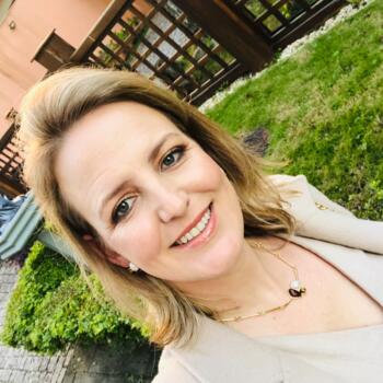 Babysitter in Carambeí: Greice