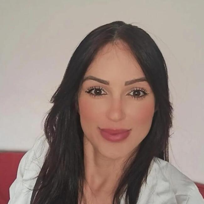 Babysitter in Wrentham: Franciele