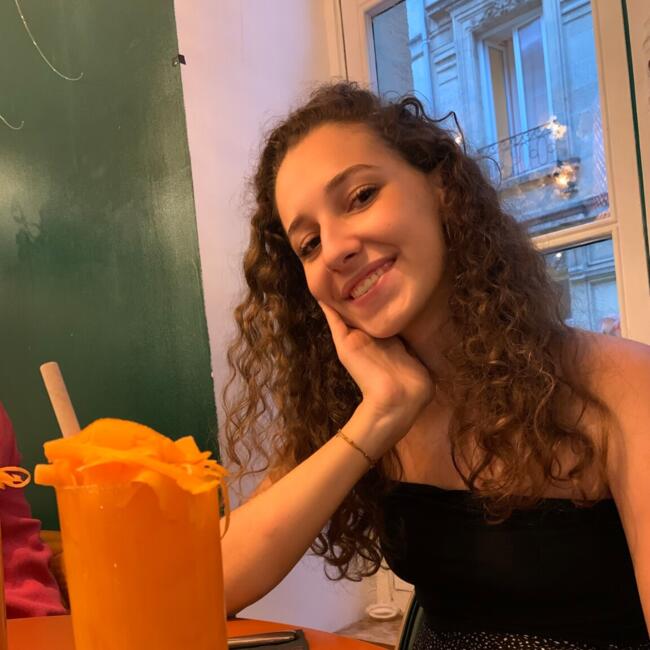 Babysitter in La Teste-de-Buch: Bruna