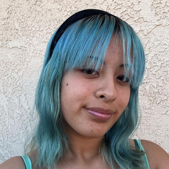 Babysitter in Palmdale: Alexsandra