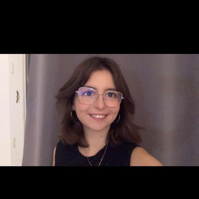 Babysitter in Pacy-sur-Eure: Anais