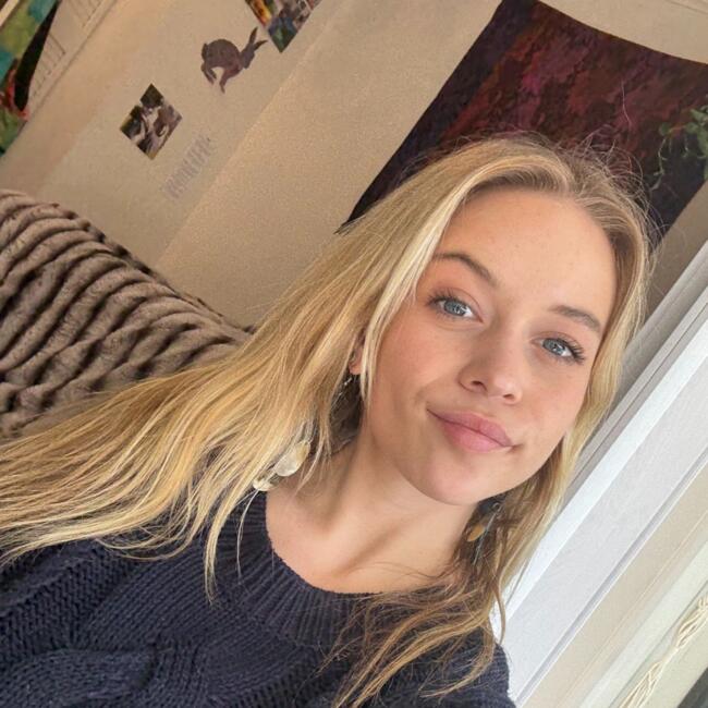 Babysitter in Blenheim: Hermione