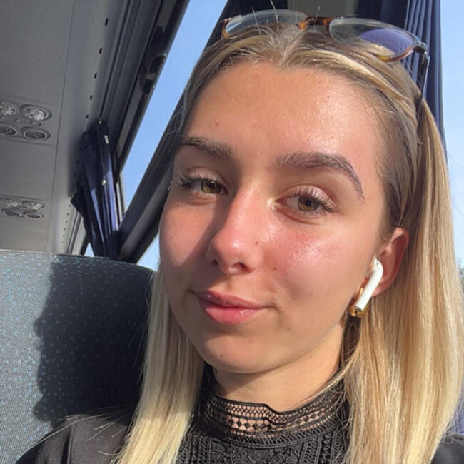 Babysitter in Montady: Alix