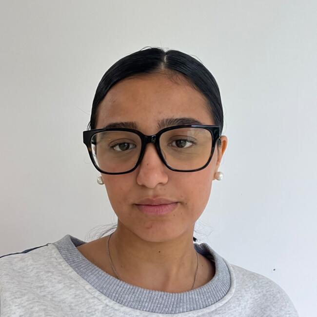 Babysitter in Chilly-Mazarin: Yasmine