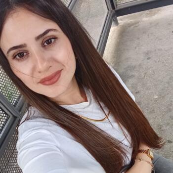 Babysitter in Chanteloup-les-Vignes: Hamida