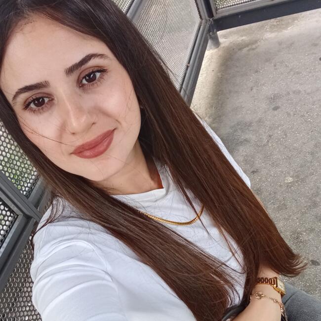 Babysitter in Chanteloup-les-Vignes: Hamida