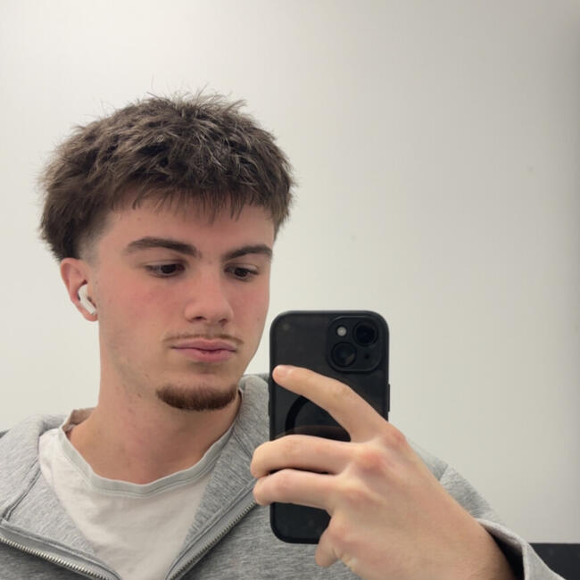 Babysitter in Saint-Cyr-les-Vignes: Erwan