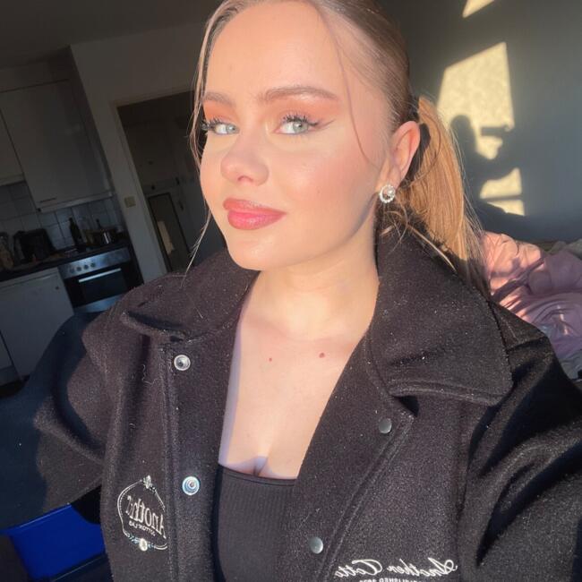 Babysitter in Hamburg: Angelina