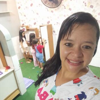 Babysitter in Vila Velha: Rayanne
