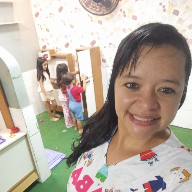 Babysitter in Vila Velha: Rayanne