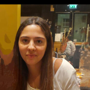 Babysitter in Sutton: Holly