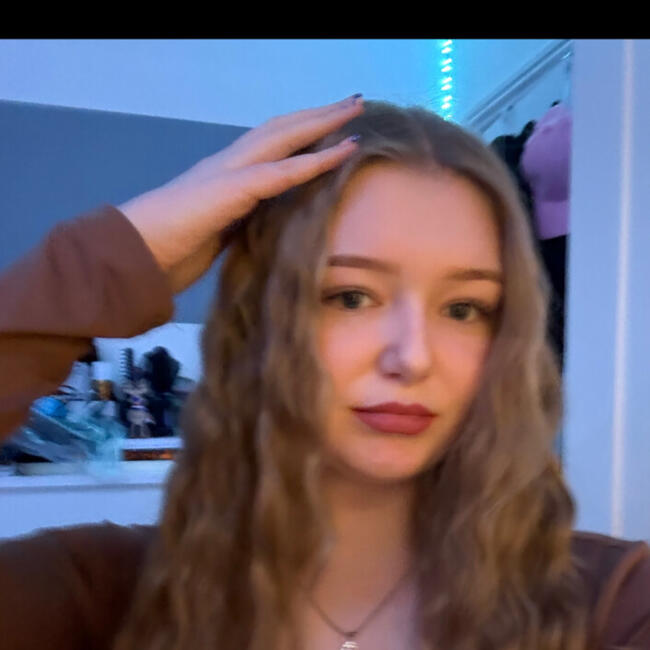 Babysitter in Glasgow: Abi