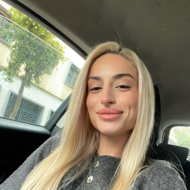 Babysitter in Pátrai: Χριστιανα