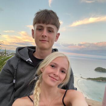 Babysitter in Auckland: Caitlin