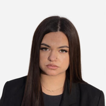 Babysitter in Trouy: Kenlie