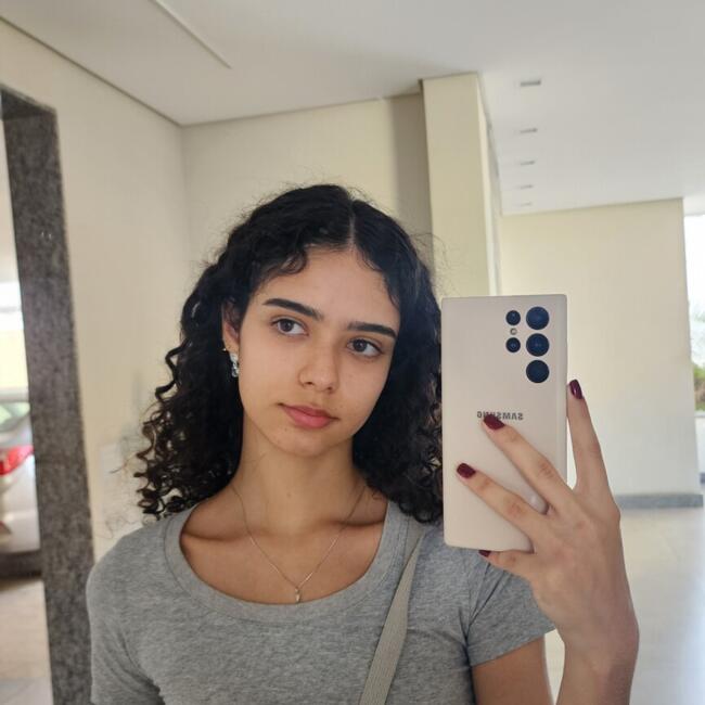 Babysitter in Belo Horizonte: Yasmin