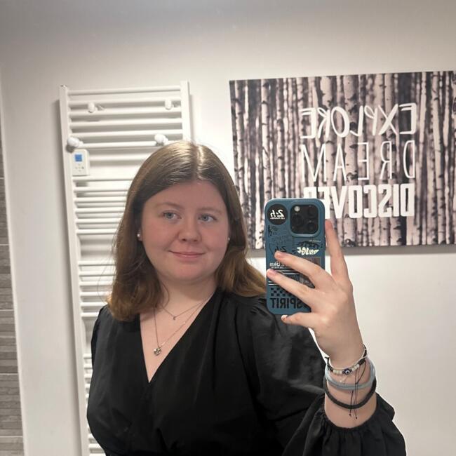 Babysitter in Gondreville: Jade