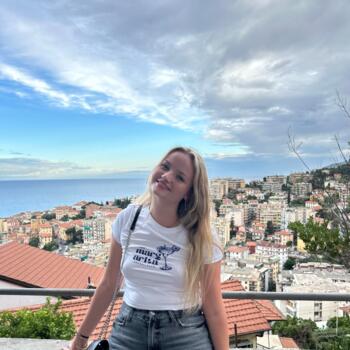 Babysitter in Marseille: Elise