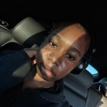 Babysitter in West Palm Beach: Ilarie