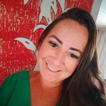 Babysitter in Itajaí: Thayane