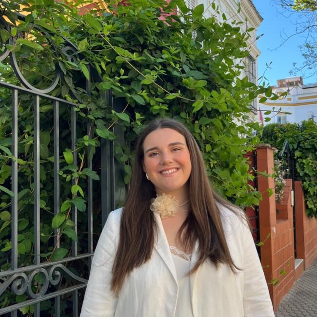 Canguro en Sevilla: Lucía