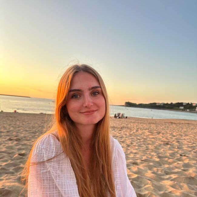 Babysitter in Bois-Colombes: Layana