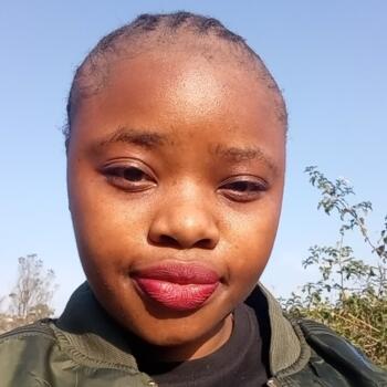 Babysitter Edendale: Sinenhlanhla
