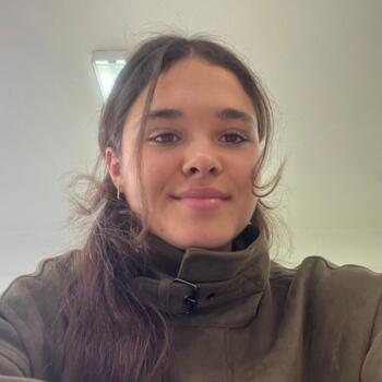Babysitter in Lisbon: Mariana