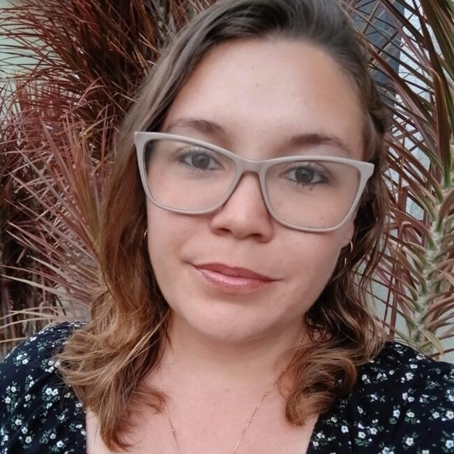 Babysitter in São José dos Campos: Juliana