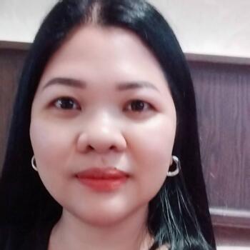 جليسة أطفال دبي: Elsa