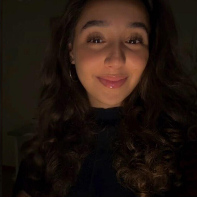 Babysitter in Basel: Amira