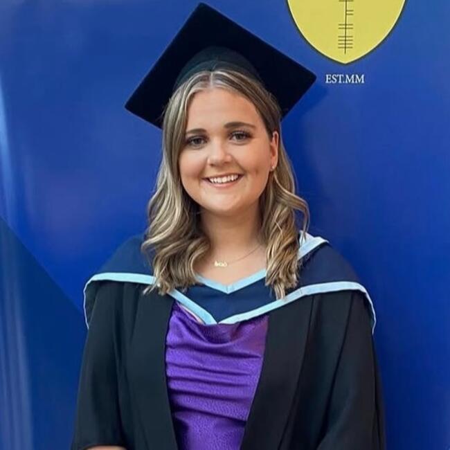 Babysitter in Galway: Aideen