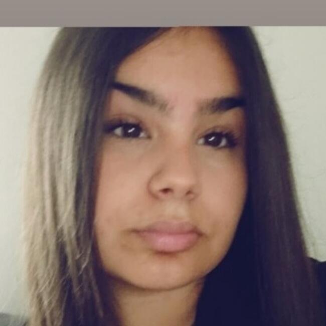 Babysitter in Isle-d'Abeau: Jade